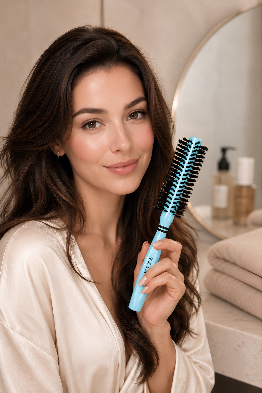 Elsa Professional 06 Cam Göbeği 37 mm fön fırçası kullanım görünümü