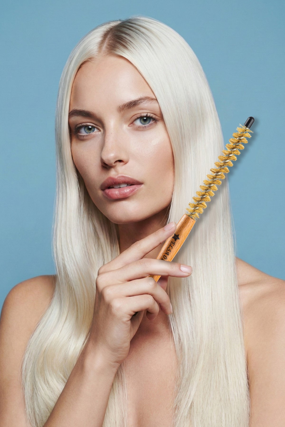 Elsa Professional 010 İnce doğal kıllı fön fırçası ile düz saçta kullanım görünümü