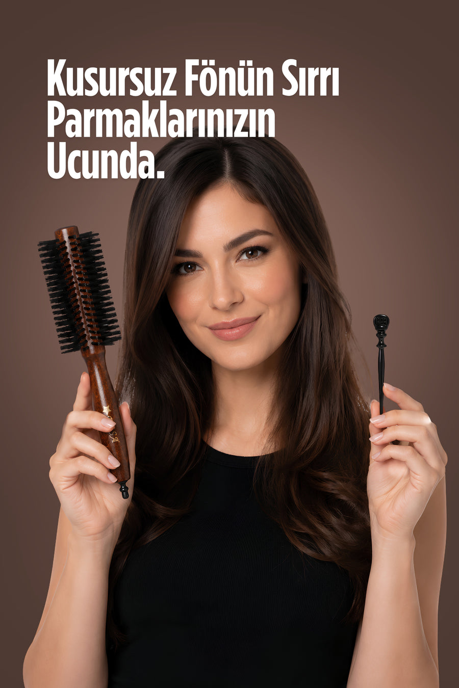 Elsa Professional 444 Maun fön fırçası ve saç ayırma ucu elde kullanım görünümü
