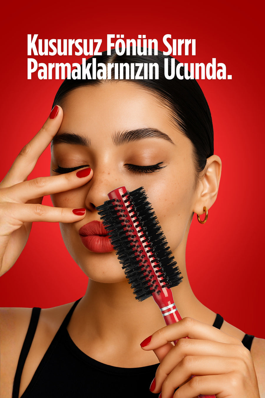 Elsa Professional 261 kırmızı fön fırçası elde kullanım görünümü